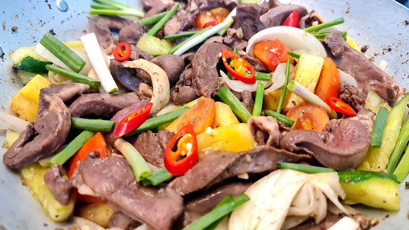 tim bò xào hành tây