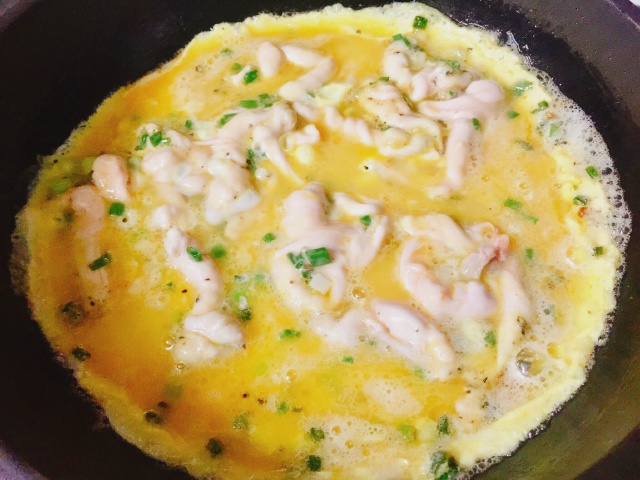 Chiên tủy bò với trứng