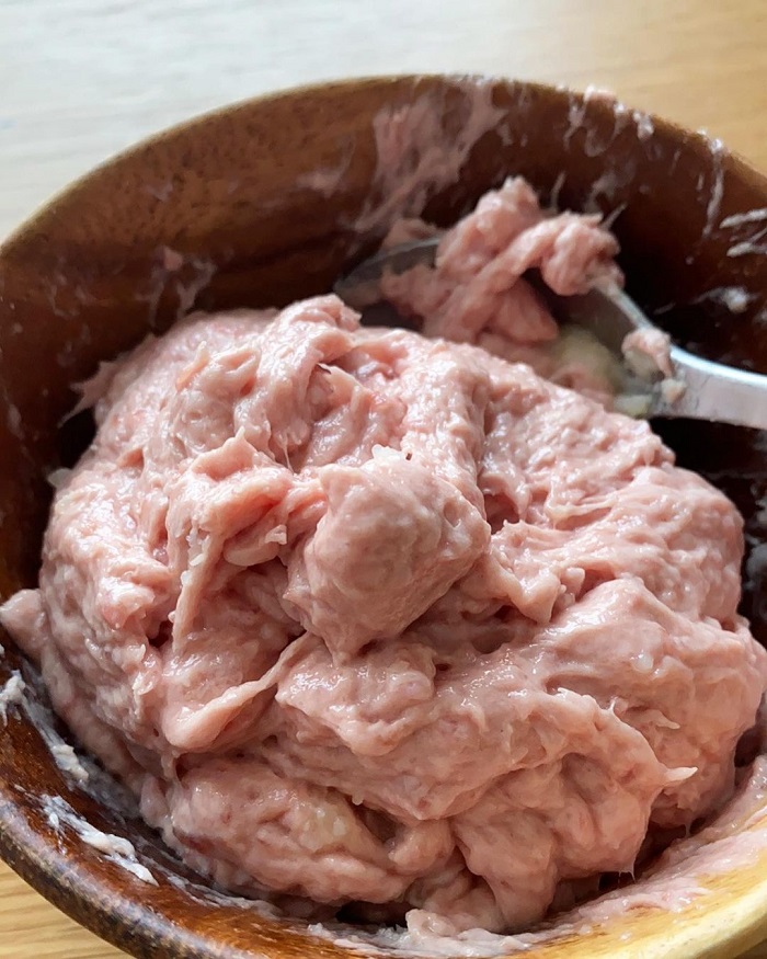 Vì sao chả cua Huế của cá kho Trần Luận bán chạy nhất?