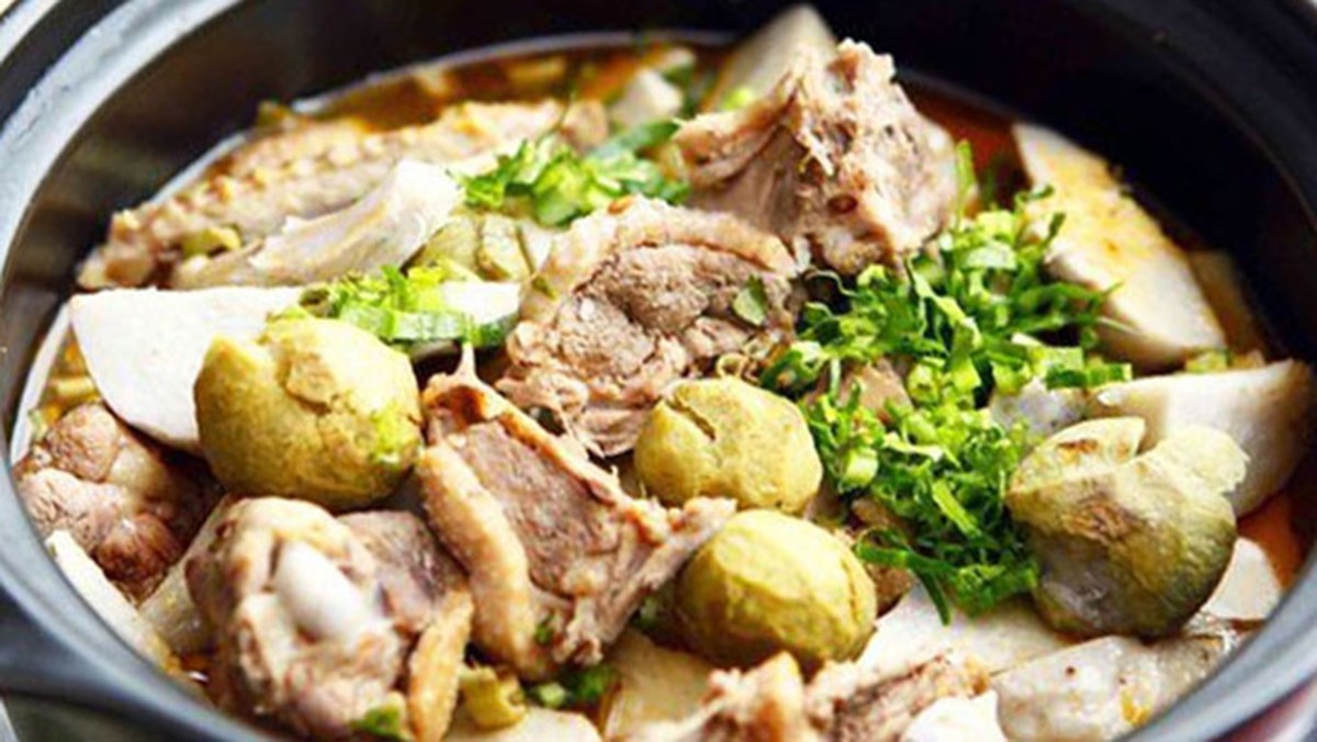 Thịt ngan om sấu