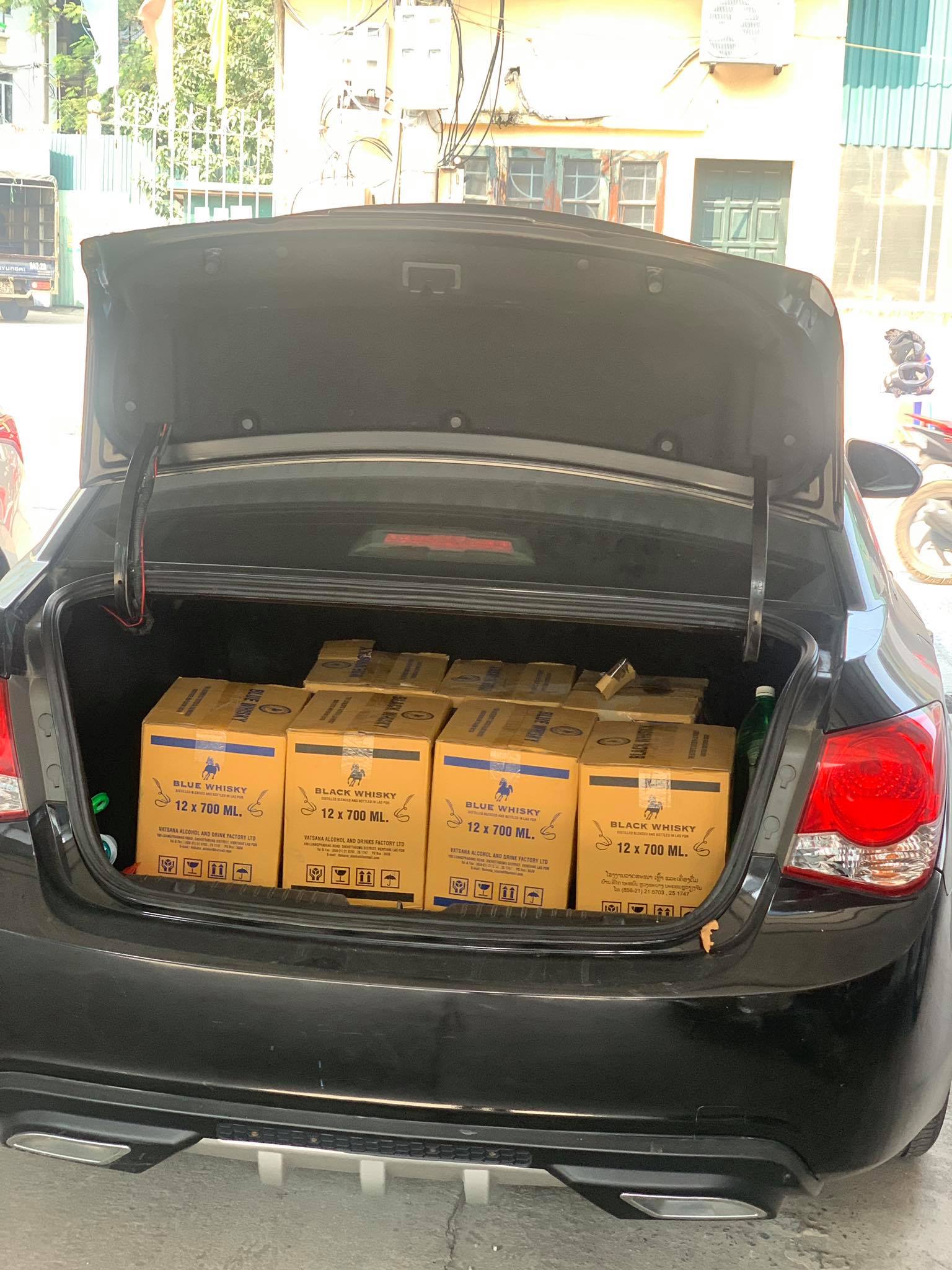 Địa chỉ bán rượu Whisky Lào vàng chuẩn tại Hà Nội