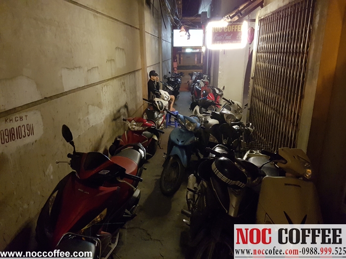 Quán cafe bóng đá có nhiều chỗ để xe