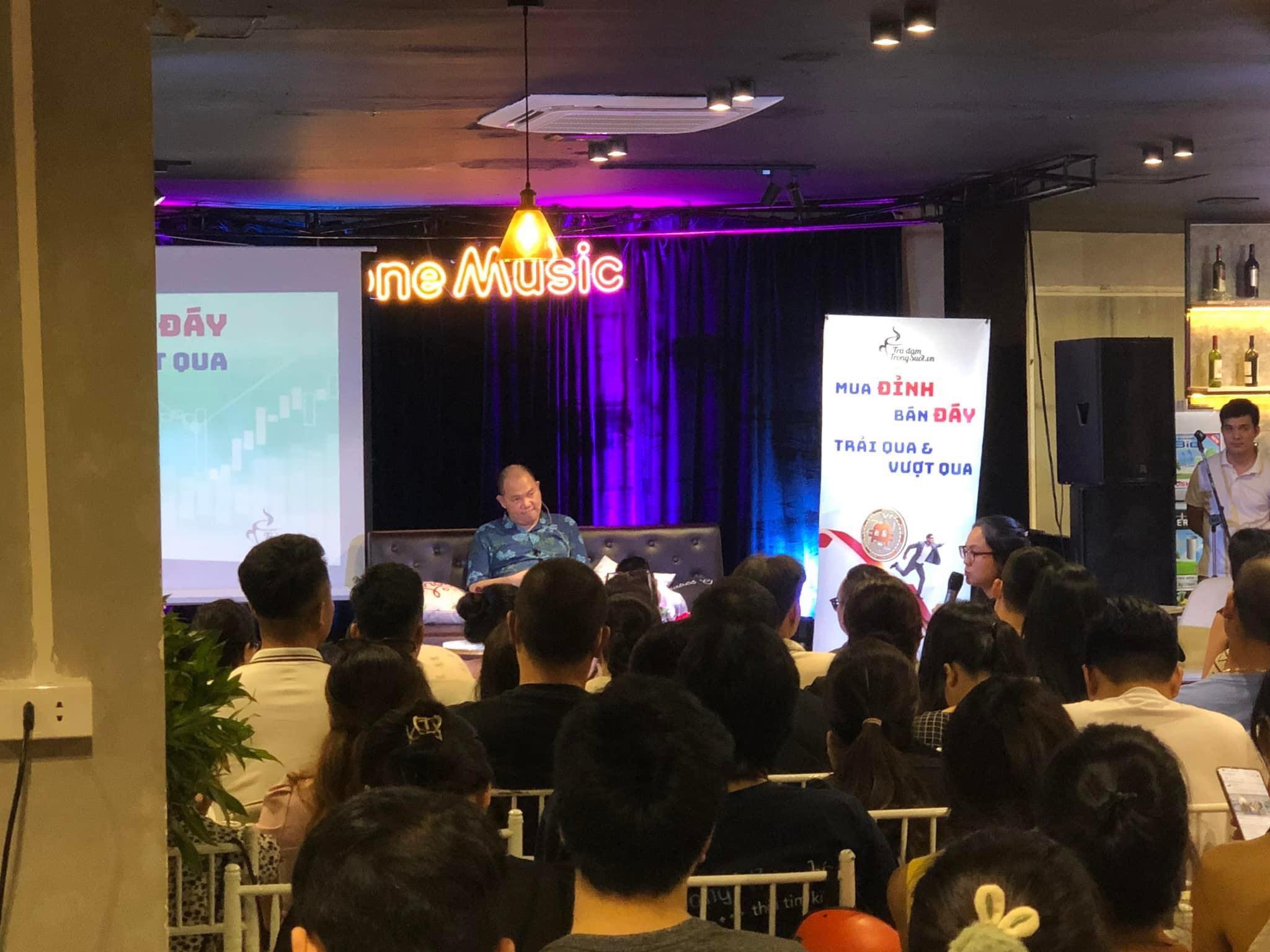 dia diem to chuc hoi thao